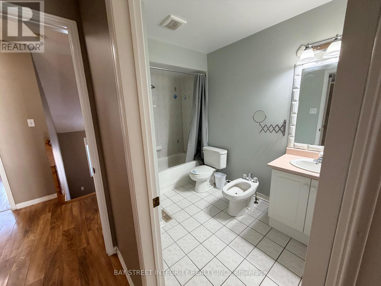 4 - 15 Pottery Place, Vaughan, Ontario L4L 9J6 - Photo 9 - N12438637