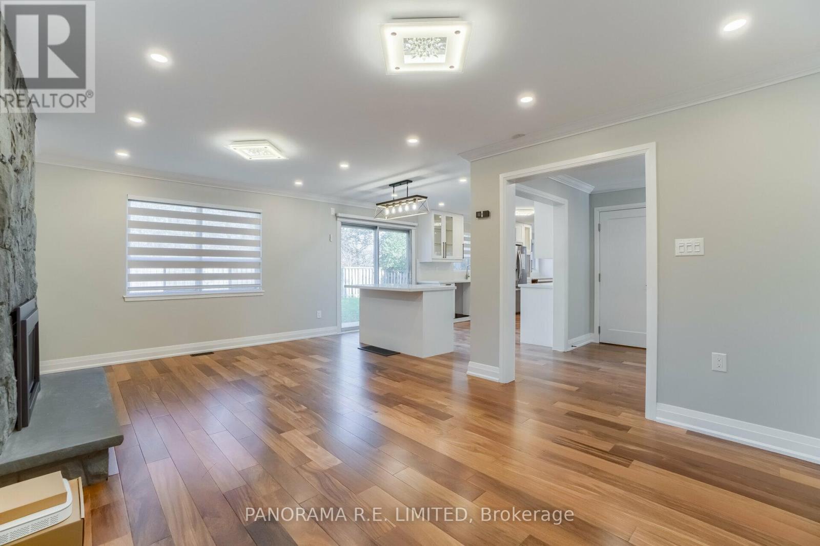 100 Poplar Heights Drive, Toronto, Ontario  M9A 4Z4 - Photo 12 - W12607006