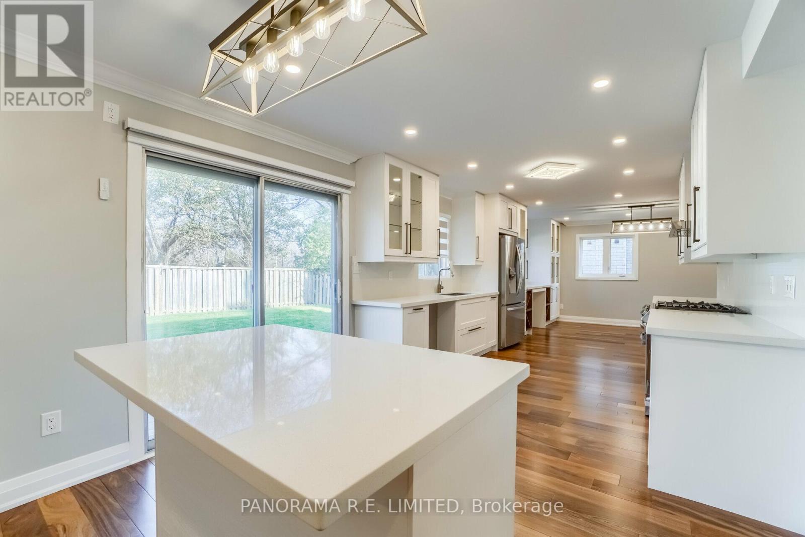 100 Poplar Heights Drive, Toronto, Ontario  M9A 4Z4 - Photo 15 - W12607006