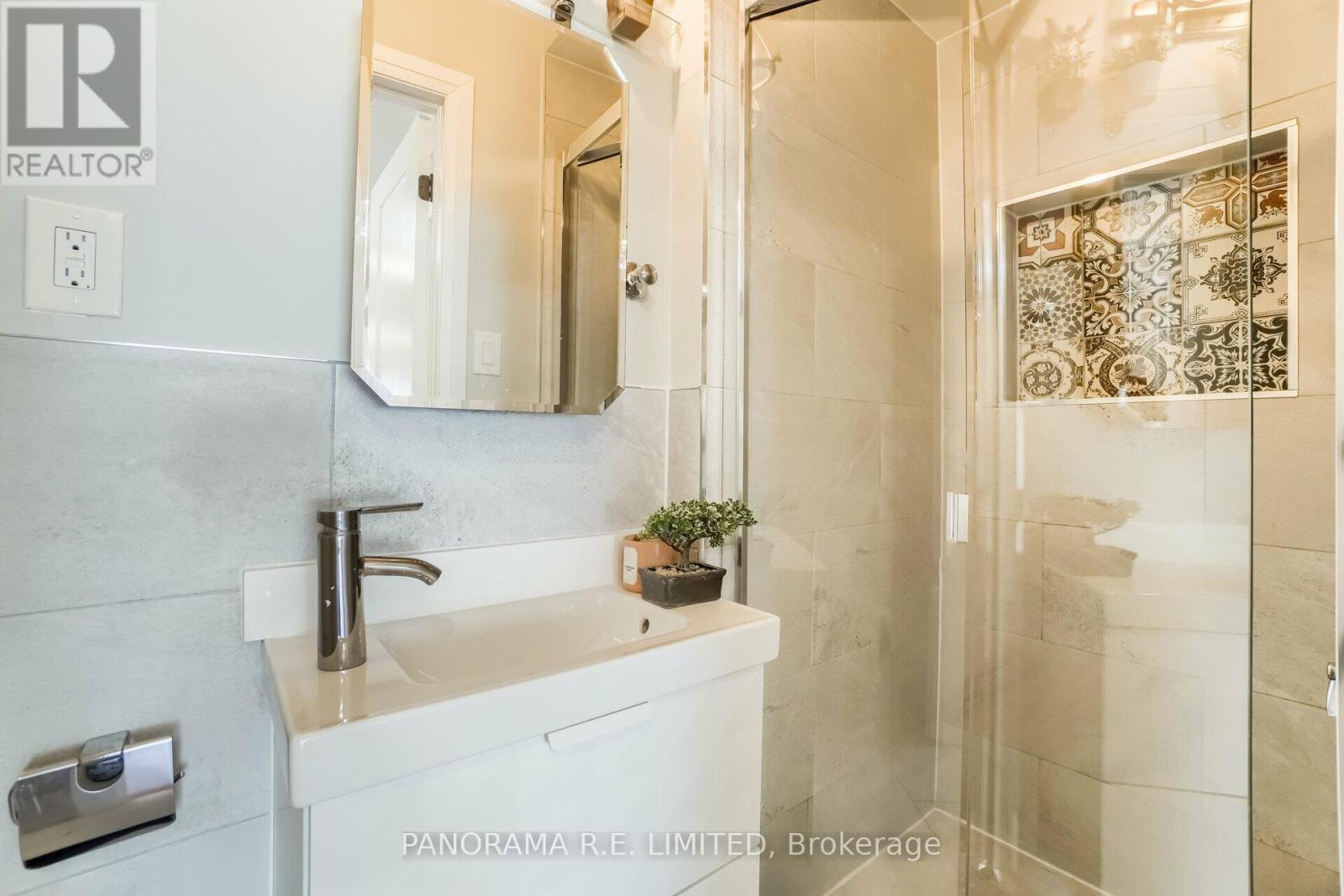 100 Poplar Heights Drive, Toronto, Ontario  M9A 4Z4 - Photo 21 - W12607006