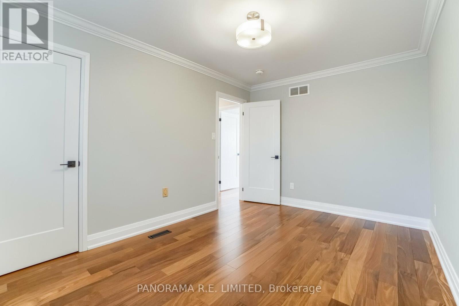 100 Poplar Heights Drive, Toronto, Ontario  M9A 4Z4 - Photo 35 - W12607006