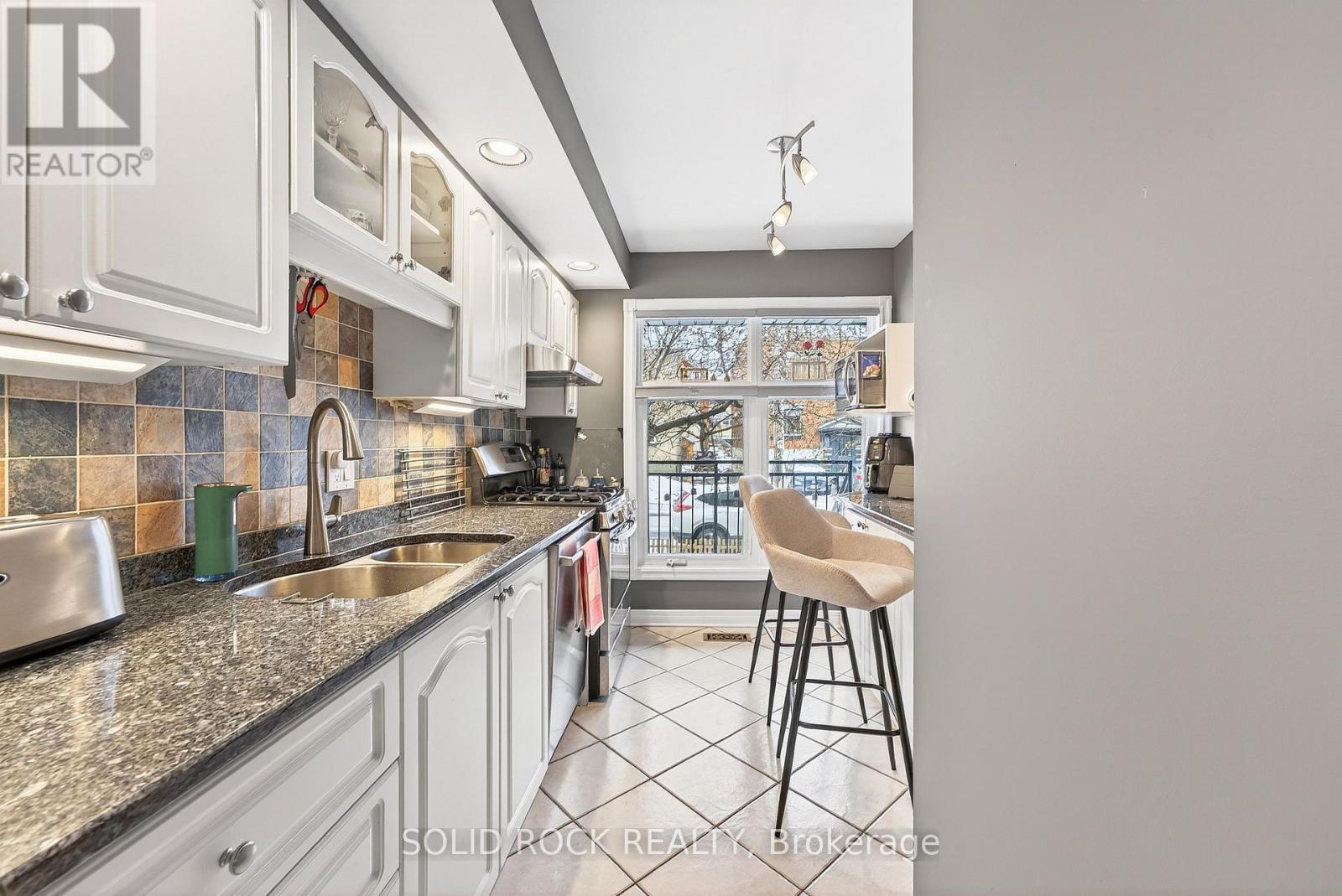 395 Mackay Street, Ottawa, Ontario  K1M 2C5 - Photo 10 - X12607012