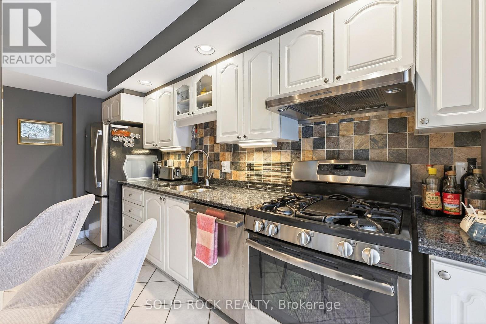 395 Mackay Street, Ottawa, Ontario  K1M 2C5 - Photo 11 - X12607012