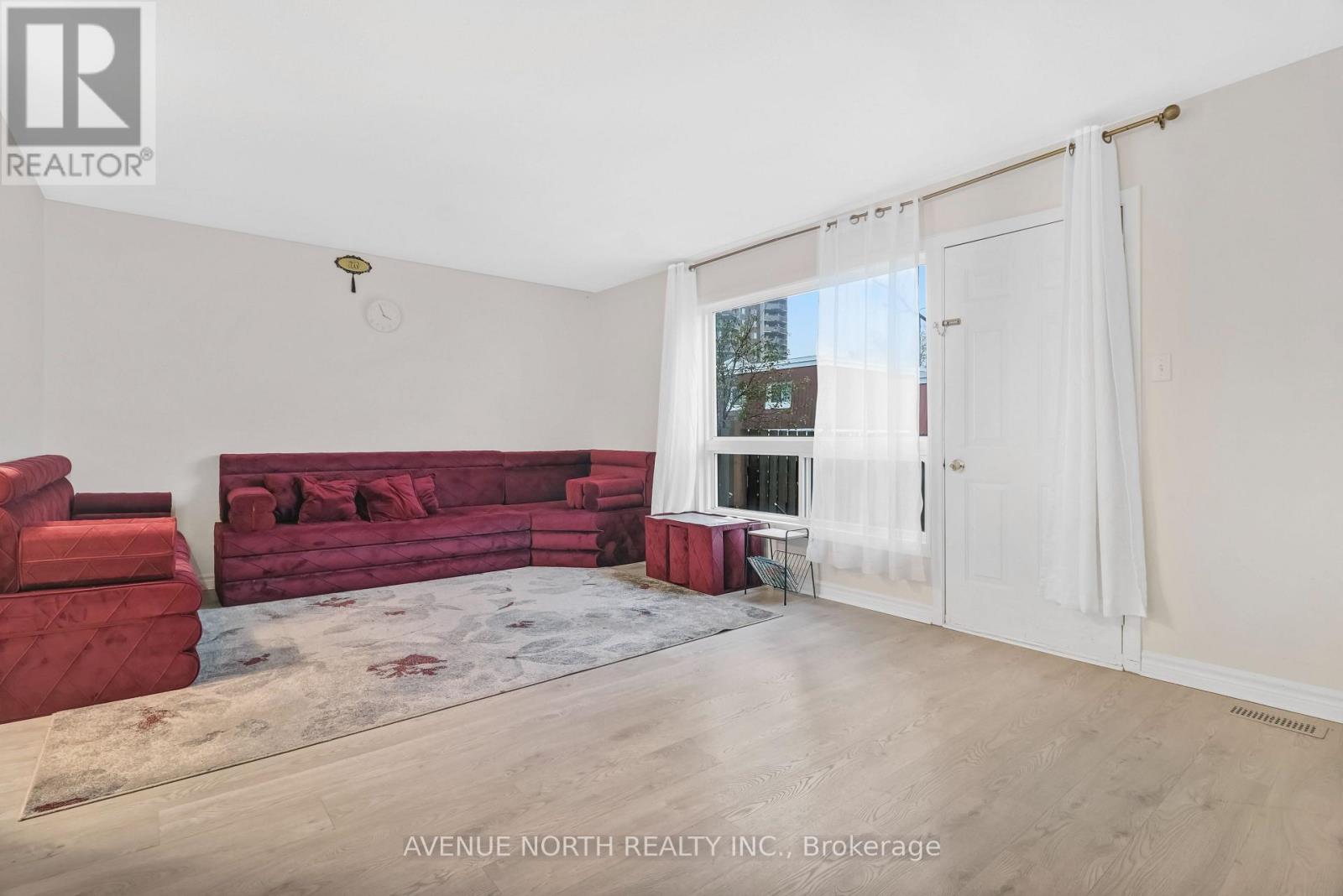 25 - 665 Hochelaga Street, Ottawa, Ontario  K1K 2E8 - Photo 4 - X12607014