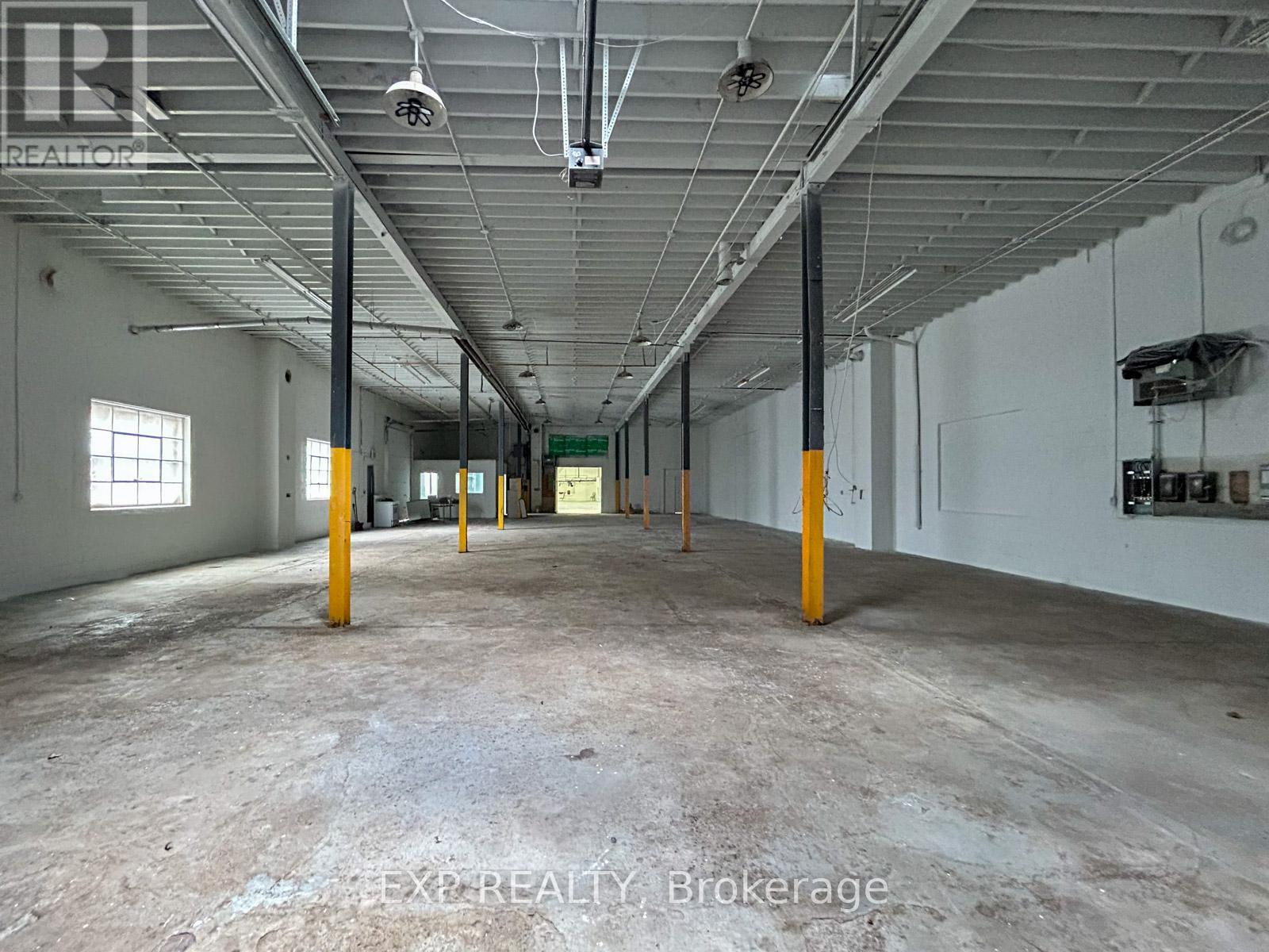 31 Milford Avenue, Toronto, Ontario M6M 2W1 - Photo 19 - W12607024