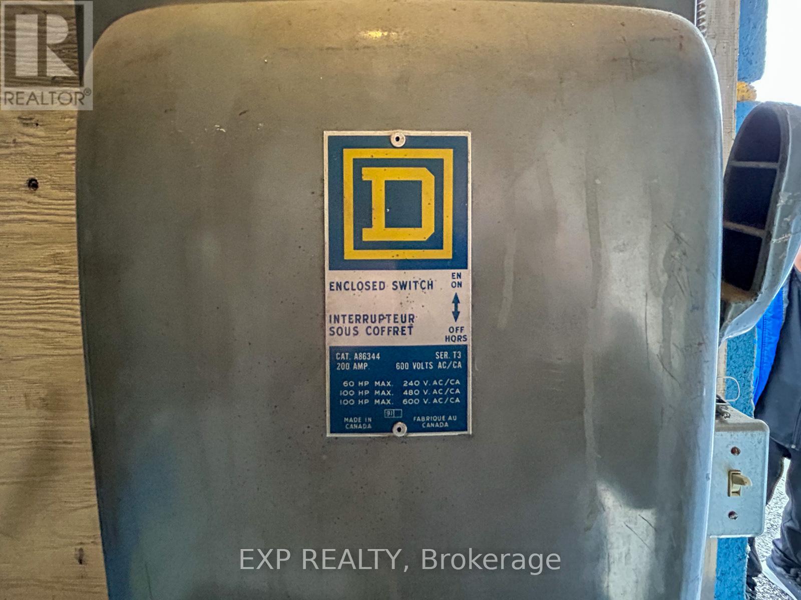 31 Milford Avenue, Toronto, Ontario M6M 2W1 - Photo 25 - W12607024