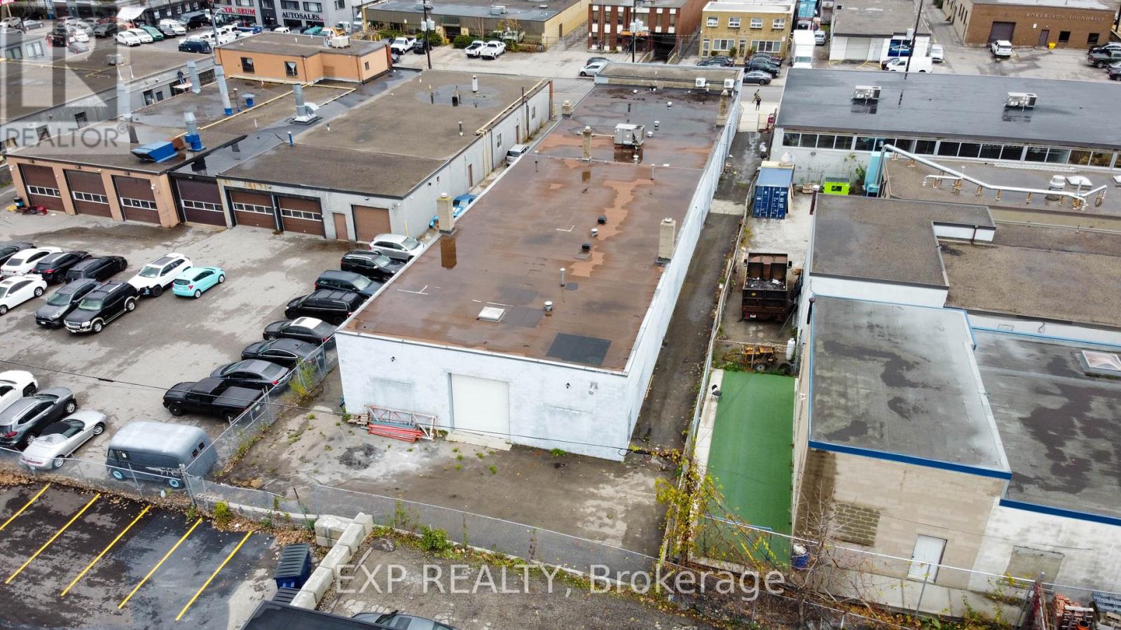 31 Milford Avenue, Toronto, Ontario M6M 2W1 - Photo 29 - W12607024