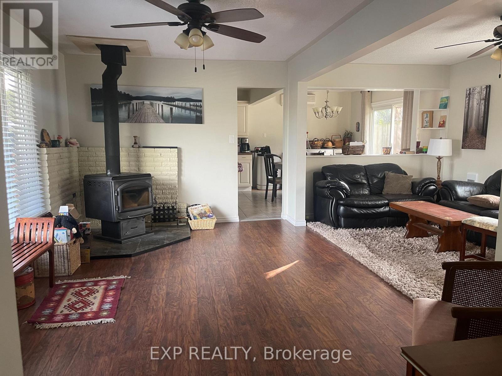 271 George Drive, Kawartha Lakes, Ontario  K0M 1A0 - Photo 2 - X12607018