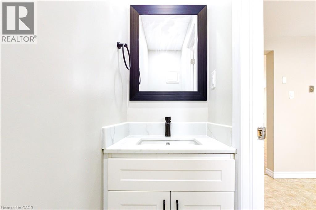 30a Helene Crescent, Waterloo, Ontario N2L 5E5 - Photo 13 - 40787797