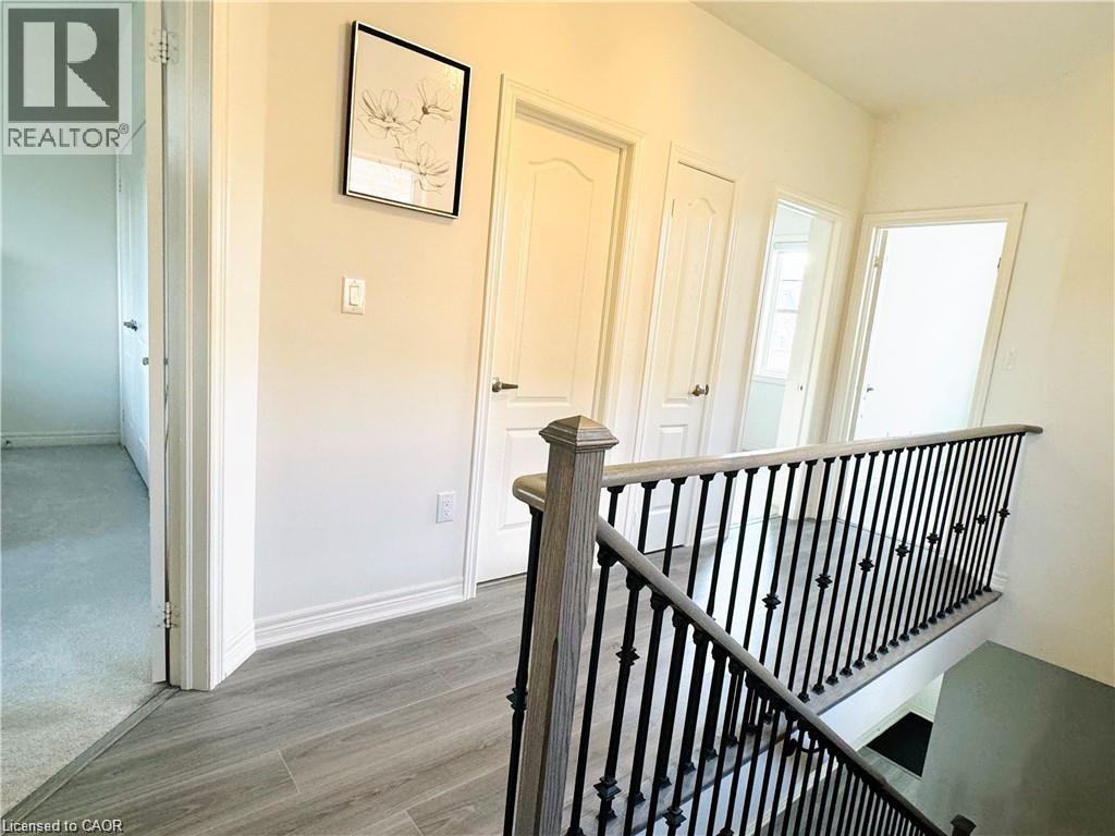 112 Skinner Road, Hamilton, Ontario L8B 1Y3 - Photo 4 - 40792313