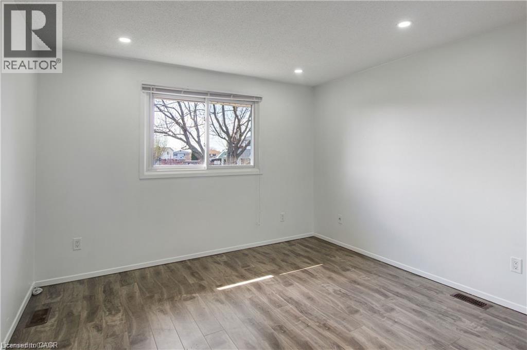 24 Tara Crescent Unit# Upper, Thorold, Ontario  L2V 4M1 - Photo 14 - 40792713