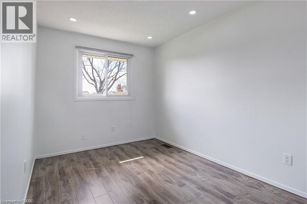 24 Tara Crescent Unit# Upper, Thorold, Ontario  L2V 4M1 - Photo 16 - 40792713