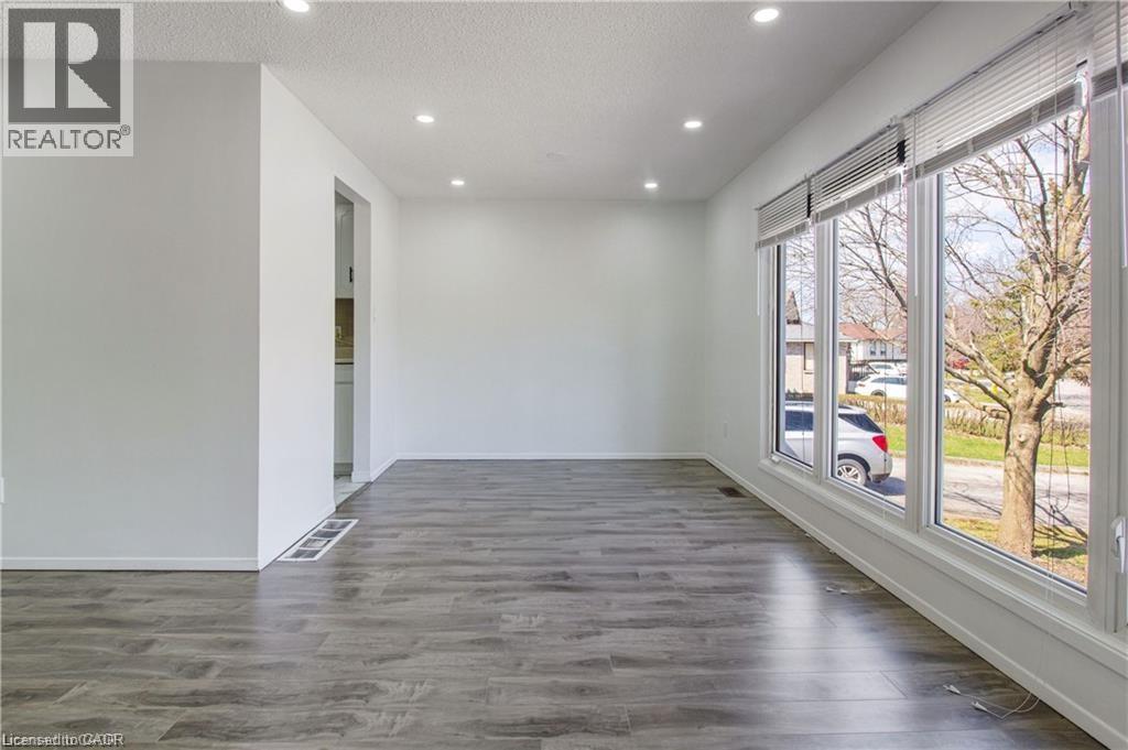 24 Tara Crescent Unit# Upper, Thorold, Ontario  L2V 4M1 - Photo 4 - 40792713