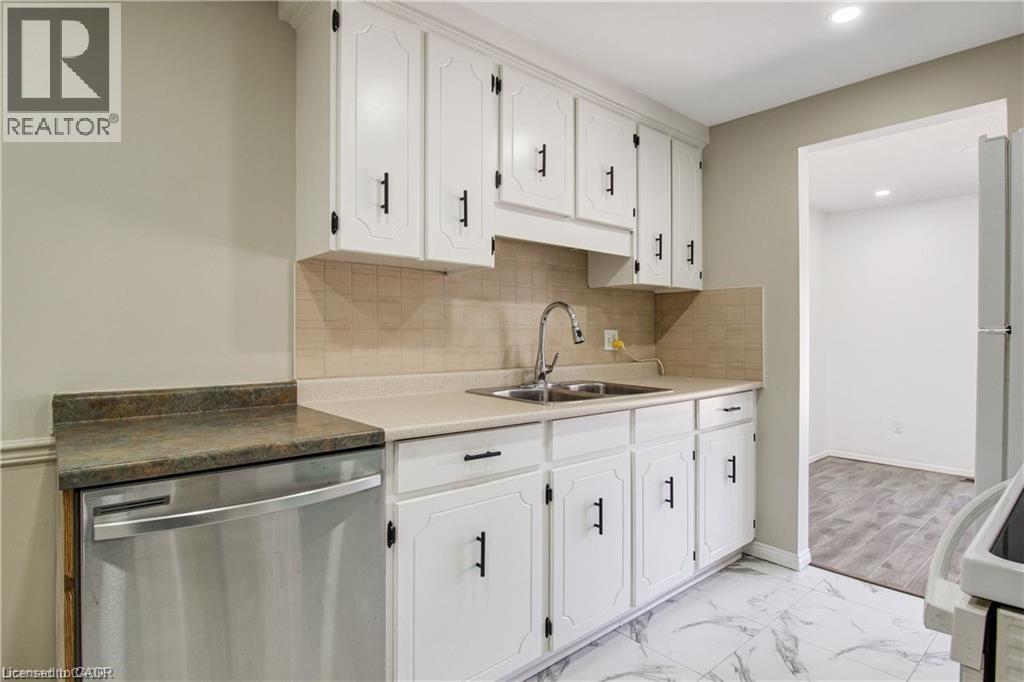 24 Tara Crescent Unit# Upper, Thorold, Ontario  L2V 4M1 - Photo 9 - 40792713