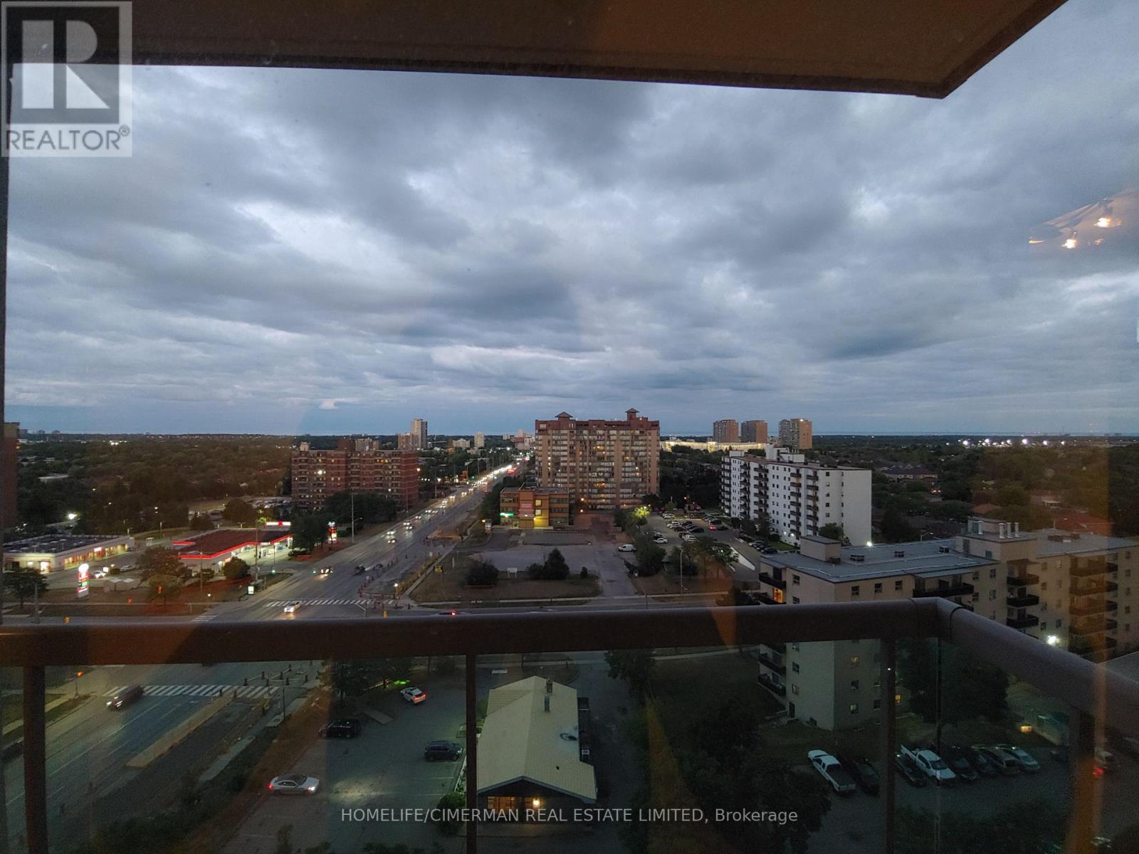 1605 - 3504 Hurontario Street, Mississauga, Ontario  L5B 1P2 - Photo 17 - W12607034