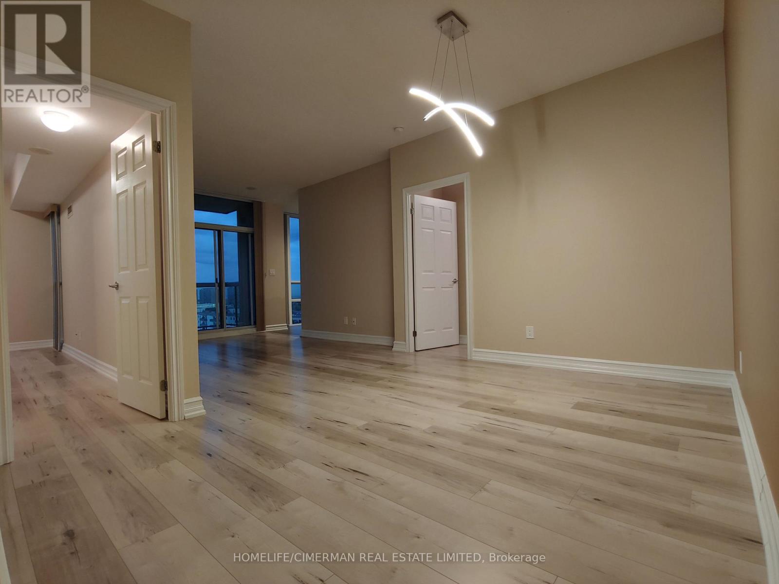 1605 - 3504 Hurontario Street, Mississauga, Ontario  L5B 1P2 - Photo 2 - W12607034