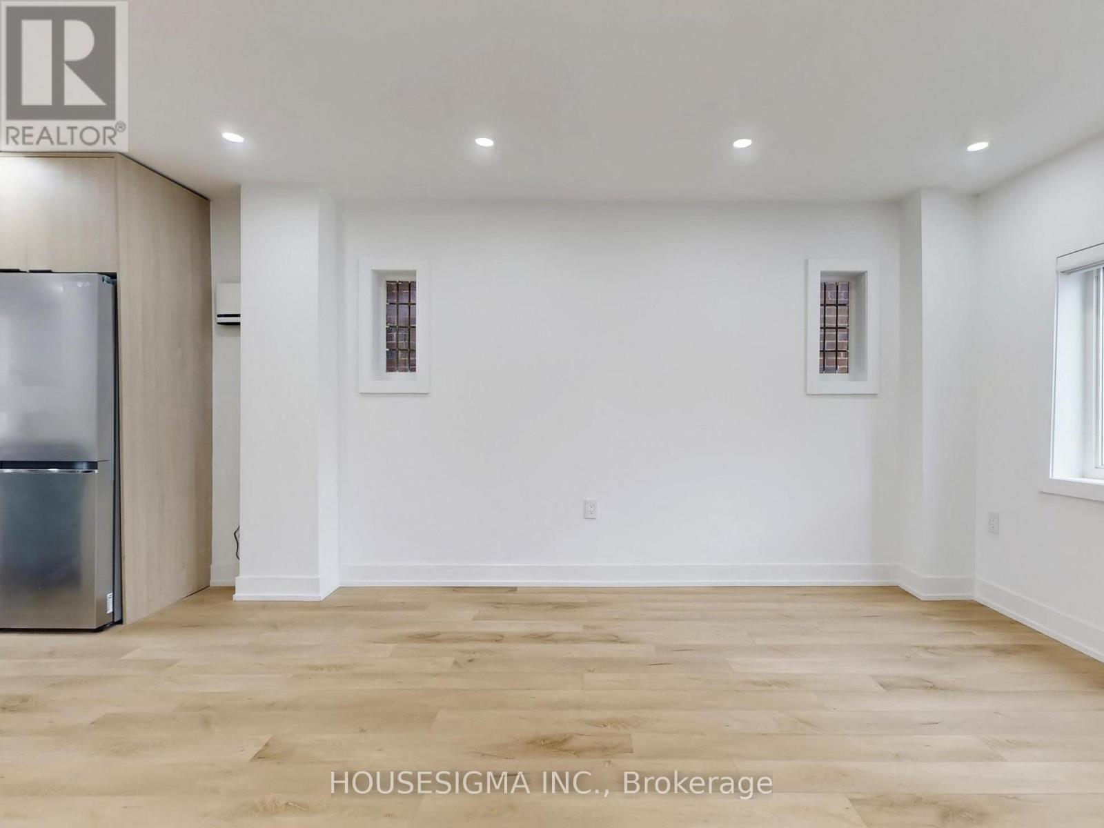 Main - 243 Windermere Avenue, Toronto, Ontario  M6S 3K4 - Photo 16 - W12607038