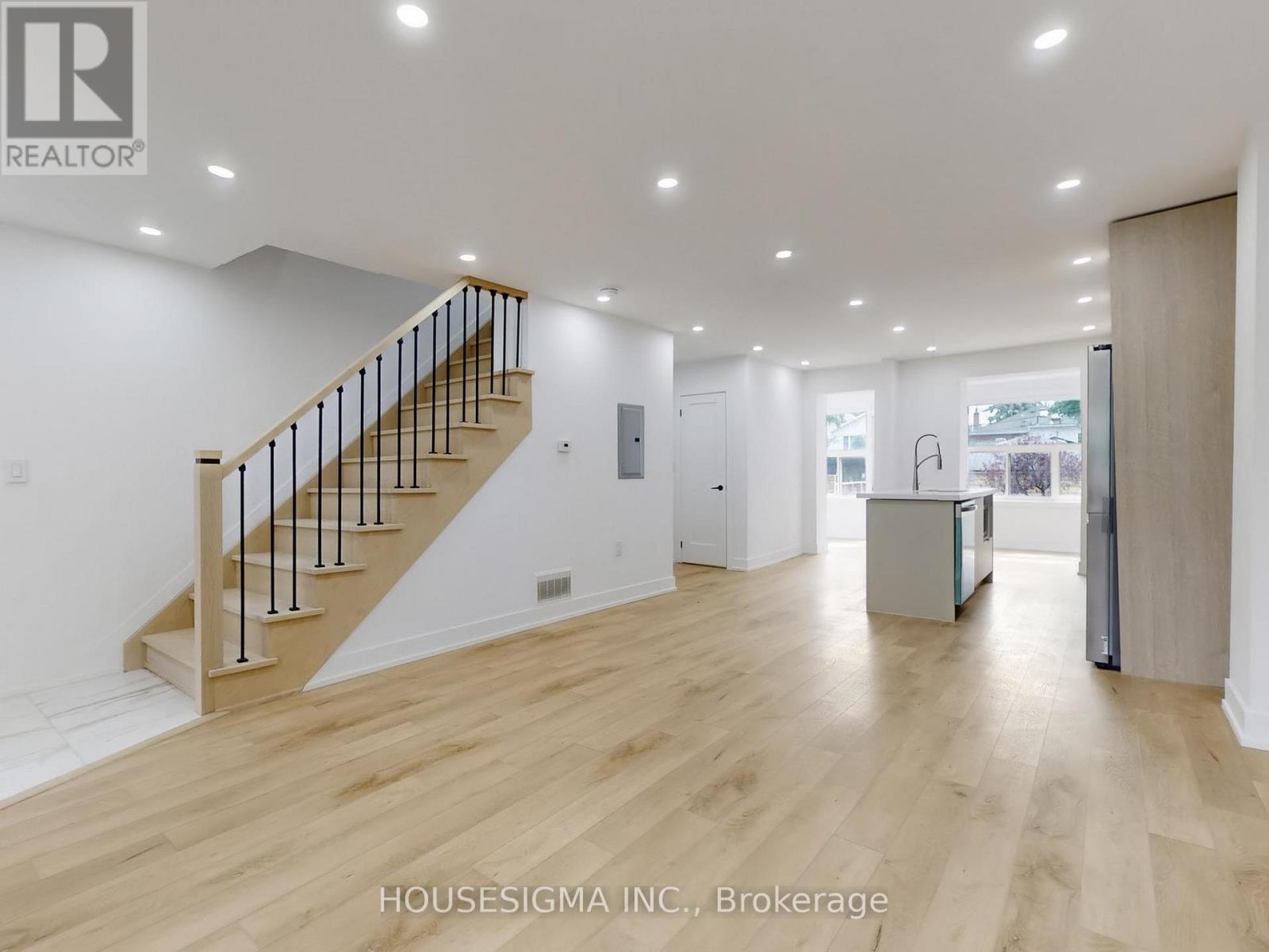 Main - 243 Windermere Avenue, Toronto, Ontario  M6S 3K4 - Photo 18 - W12607038