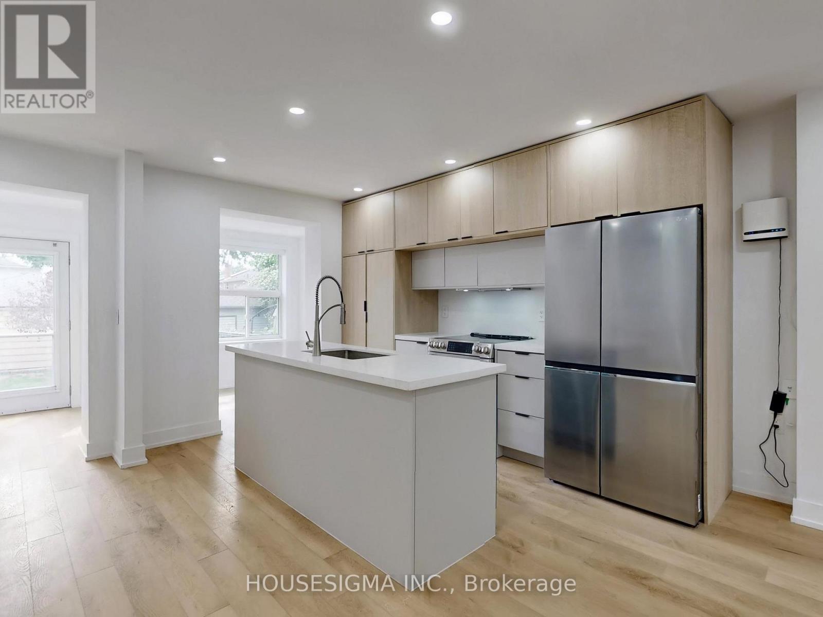 Main - 243 Windermere Avenue, Toronto, Ontario  M6S 3K4 - Photo 20 - W12607038