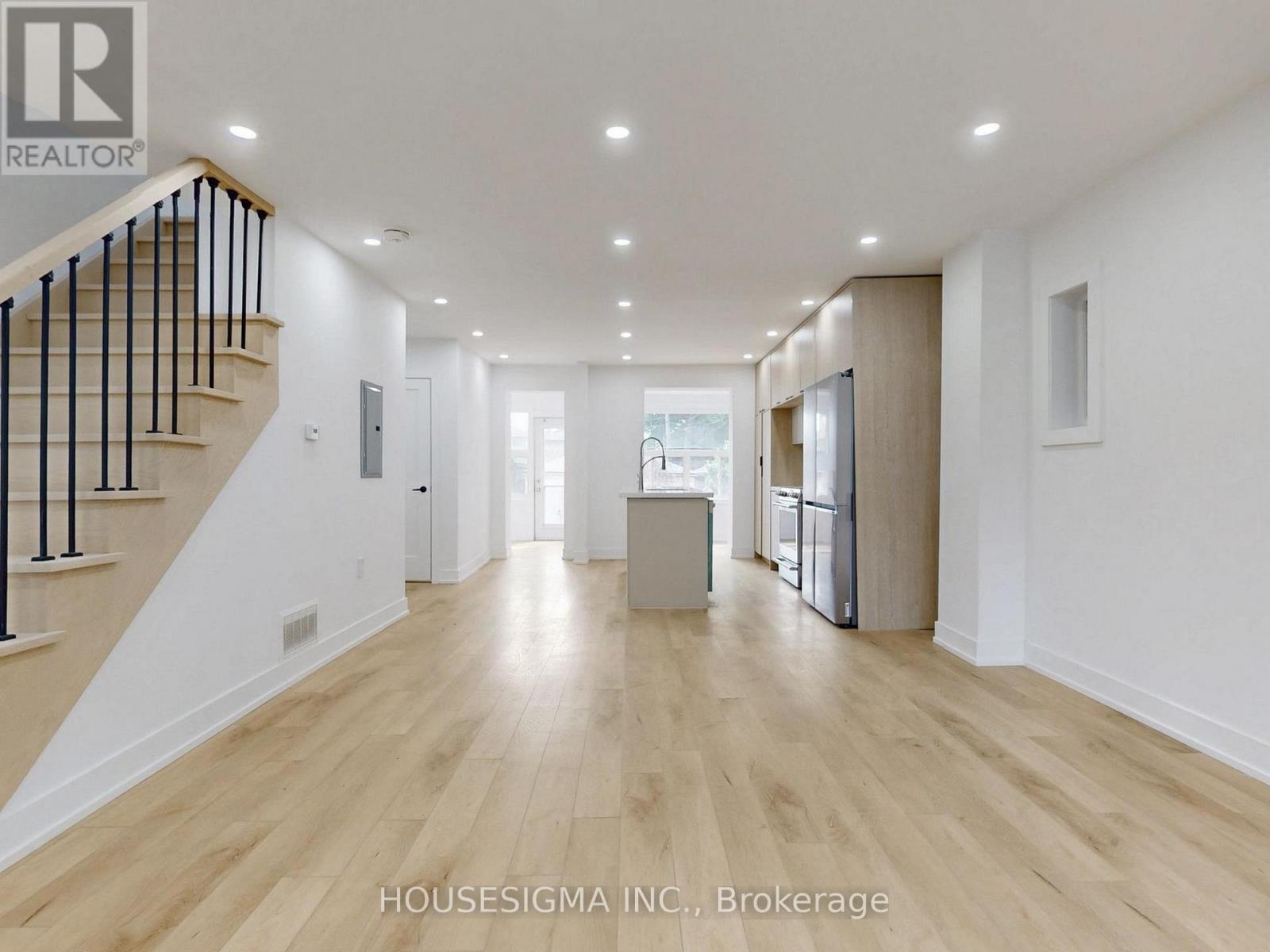 Main - 243 Windermere Avenue, Toronto, Ontario  M6S 3K4 - Photo 22 - W12607038