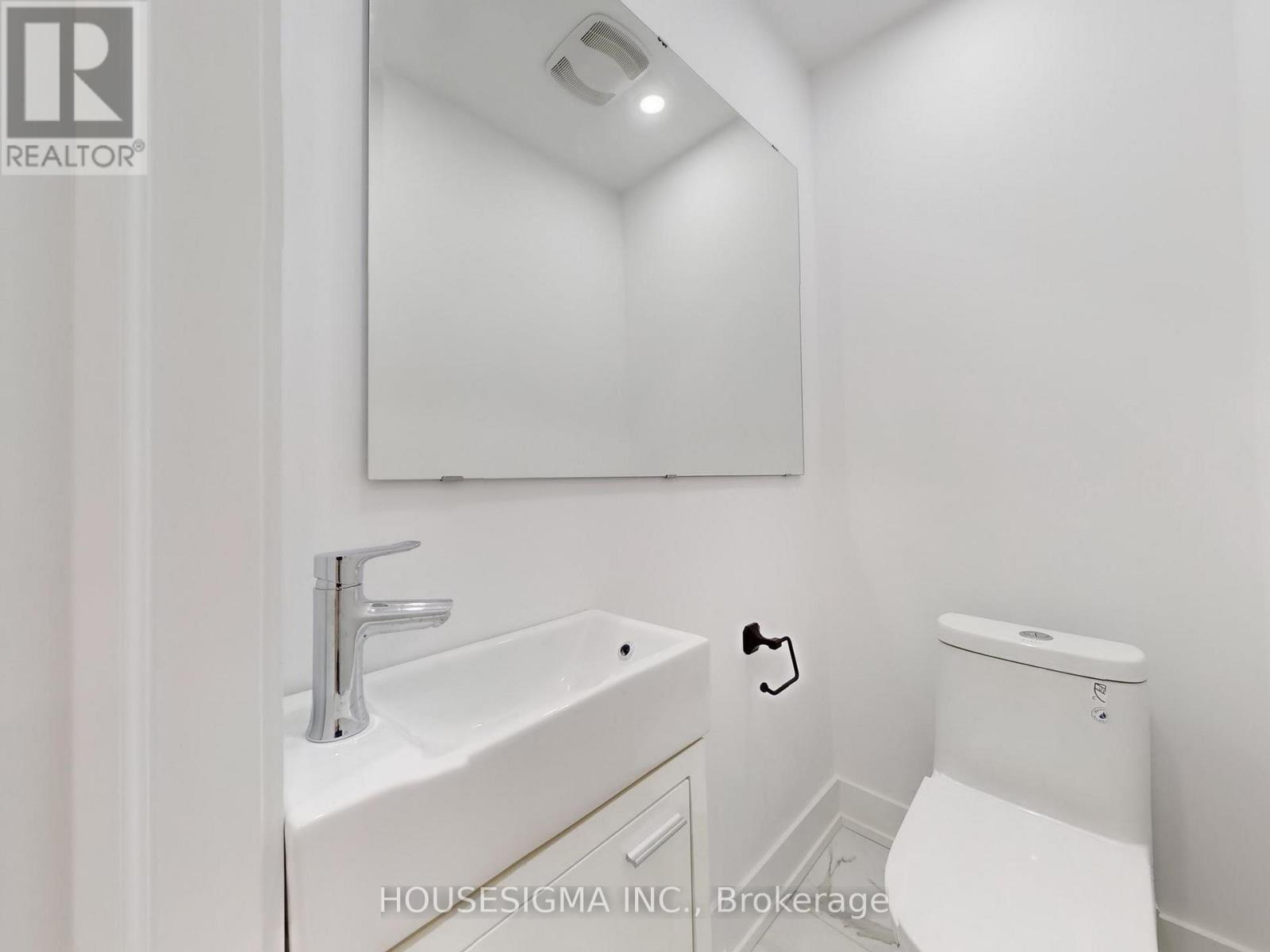 Main - 243 Windermere Avenue, Toronto, Ontario  M6S 3K4 - Photo 23 - W12607038