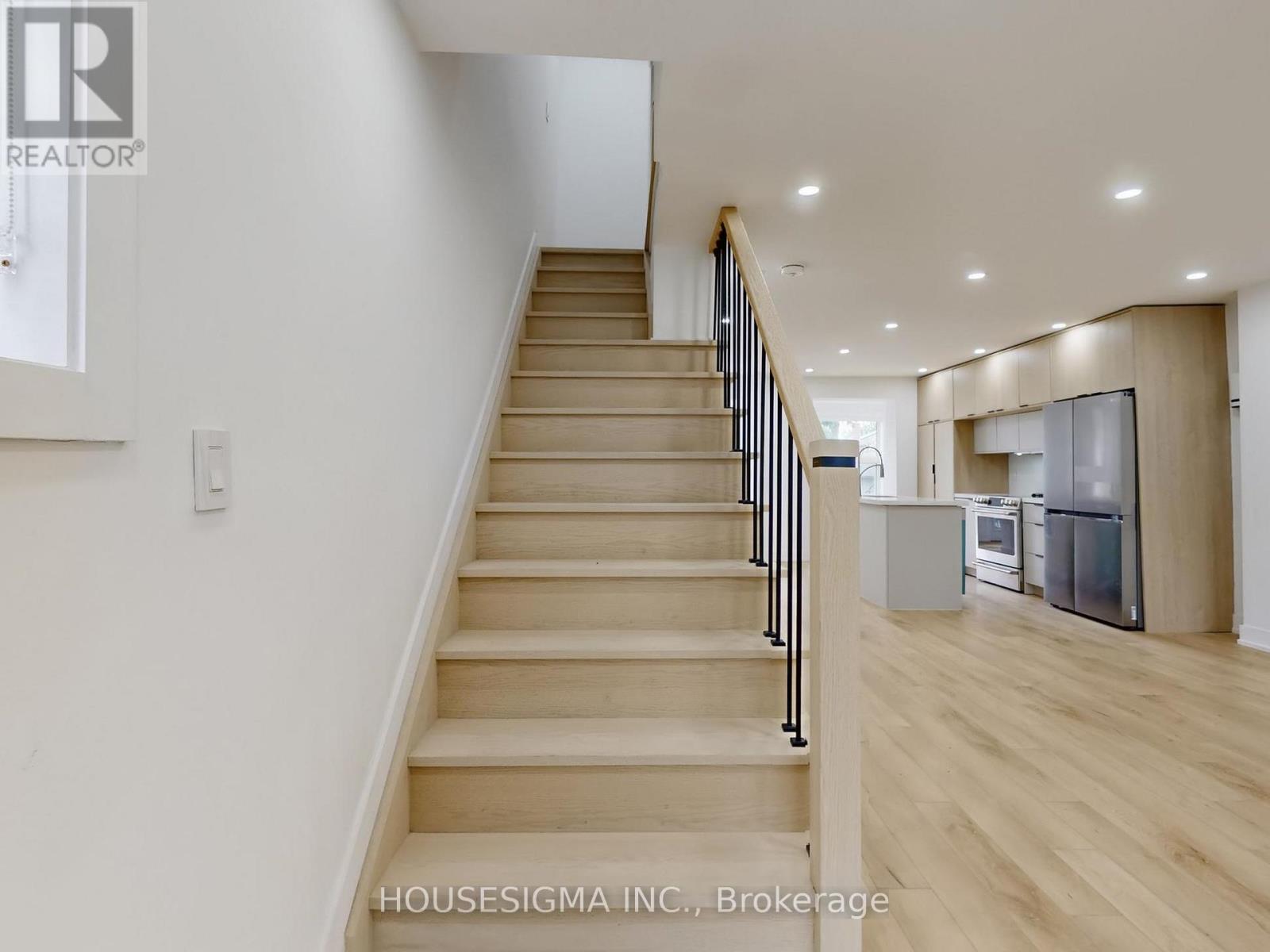 Main - 243 Windermere Avenue, Toronto, Ontario  M6S 3K4 - Photo 24 - W12607038