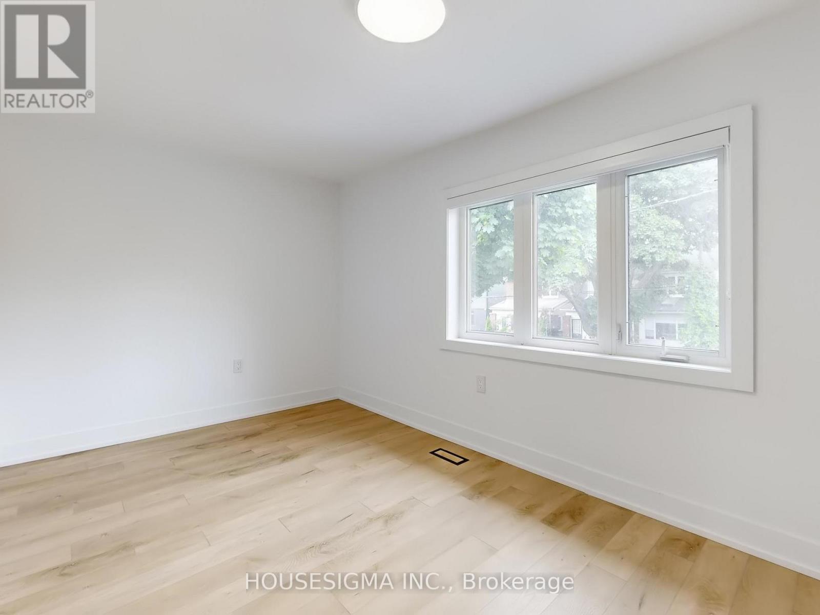 Main - 243 Windermere Avenue, Toronto, Ontario  M6S 3K4 - Photo 26 - W12607038