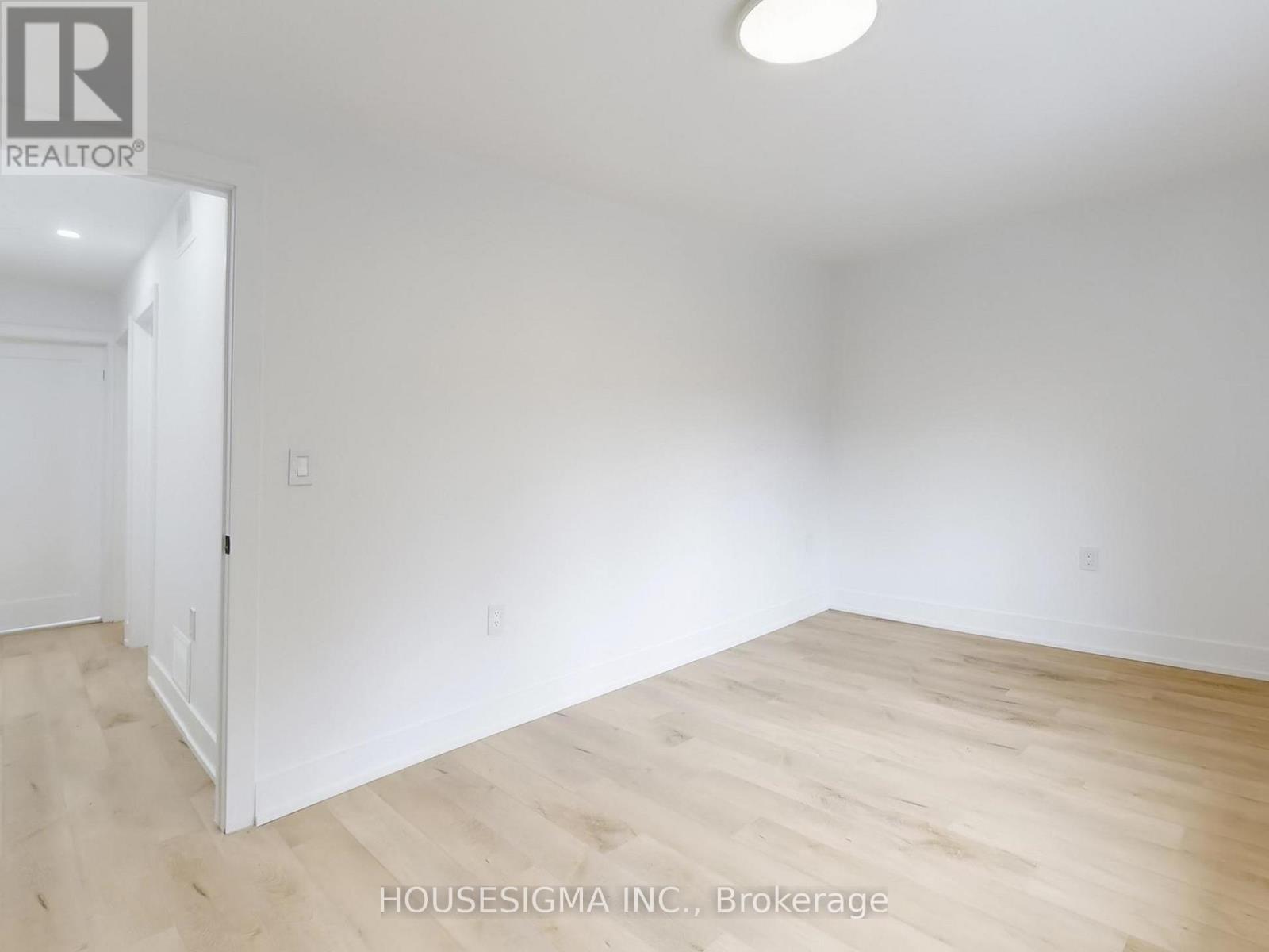 Main - 243 Windermere Avenue, Toronto, Ontario  M6S 3K4 - Photo 27 - W12607038