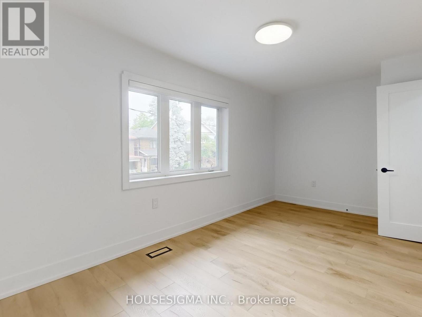 Main - 243 Windermere Avenue, Toronto, Ontario  M6S 3K4 - Photo 28 - W12607038