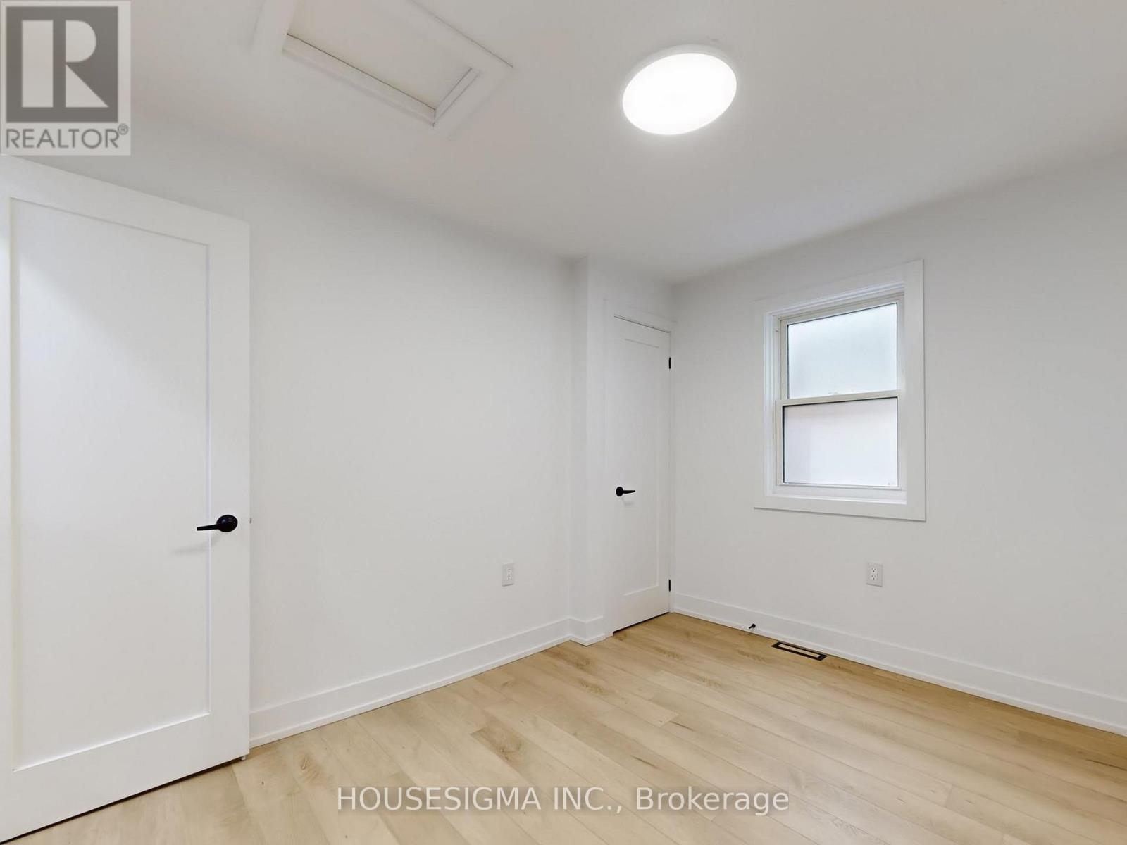 Main - 243 Windermere Avenue, Toronto, Ontario  M6S 3K4 - Photo 32 - W12607038