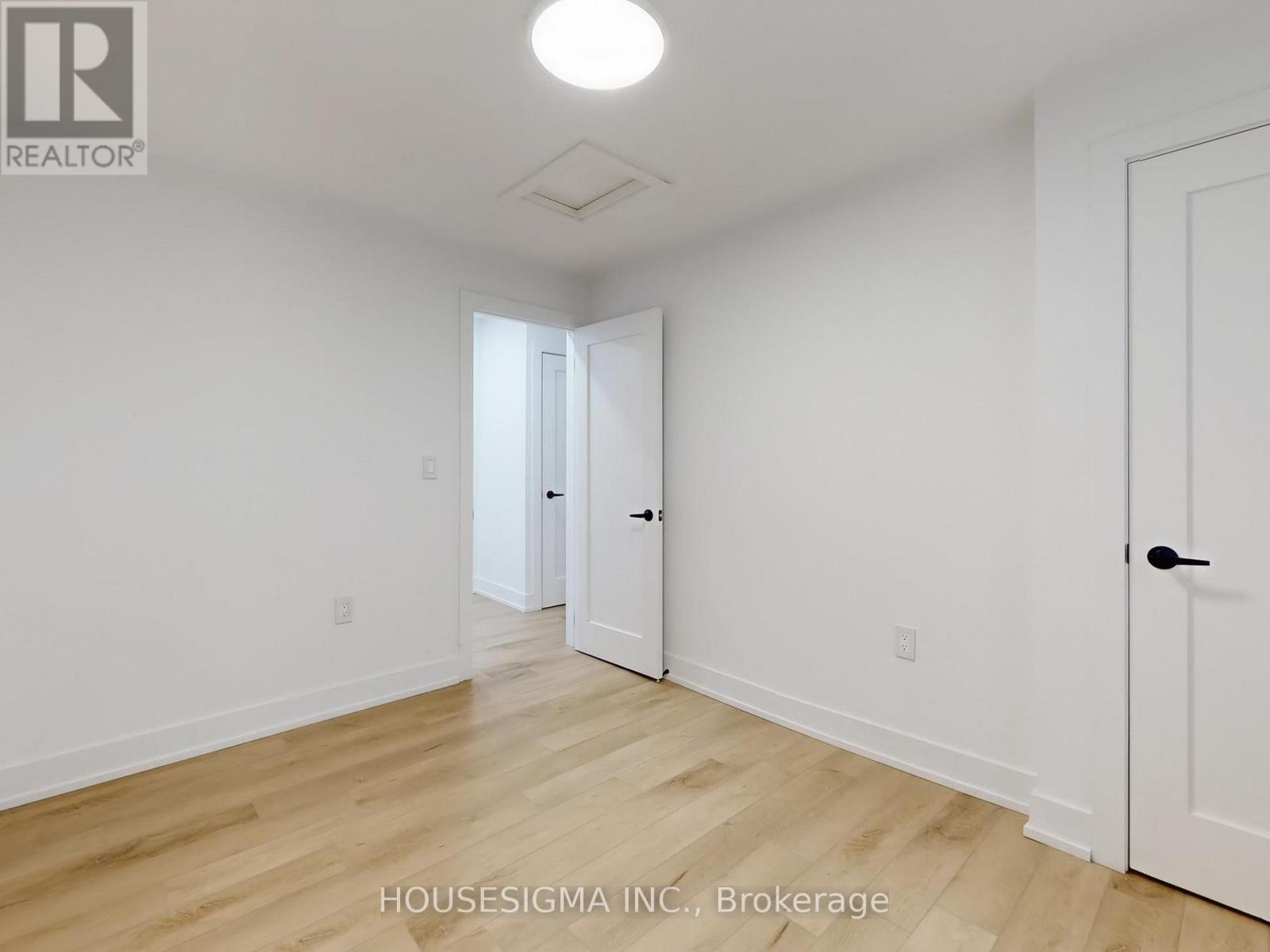 Main - 243 Windermere Avenue, Toronto, Ontario  M6S 3K4 - Photo 33 - W12607038