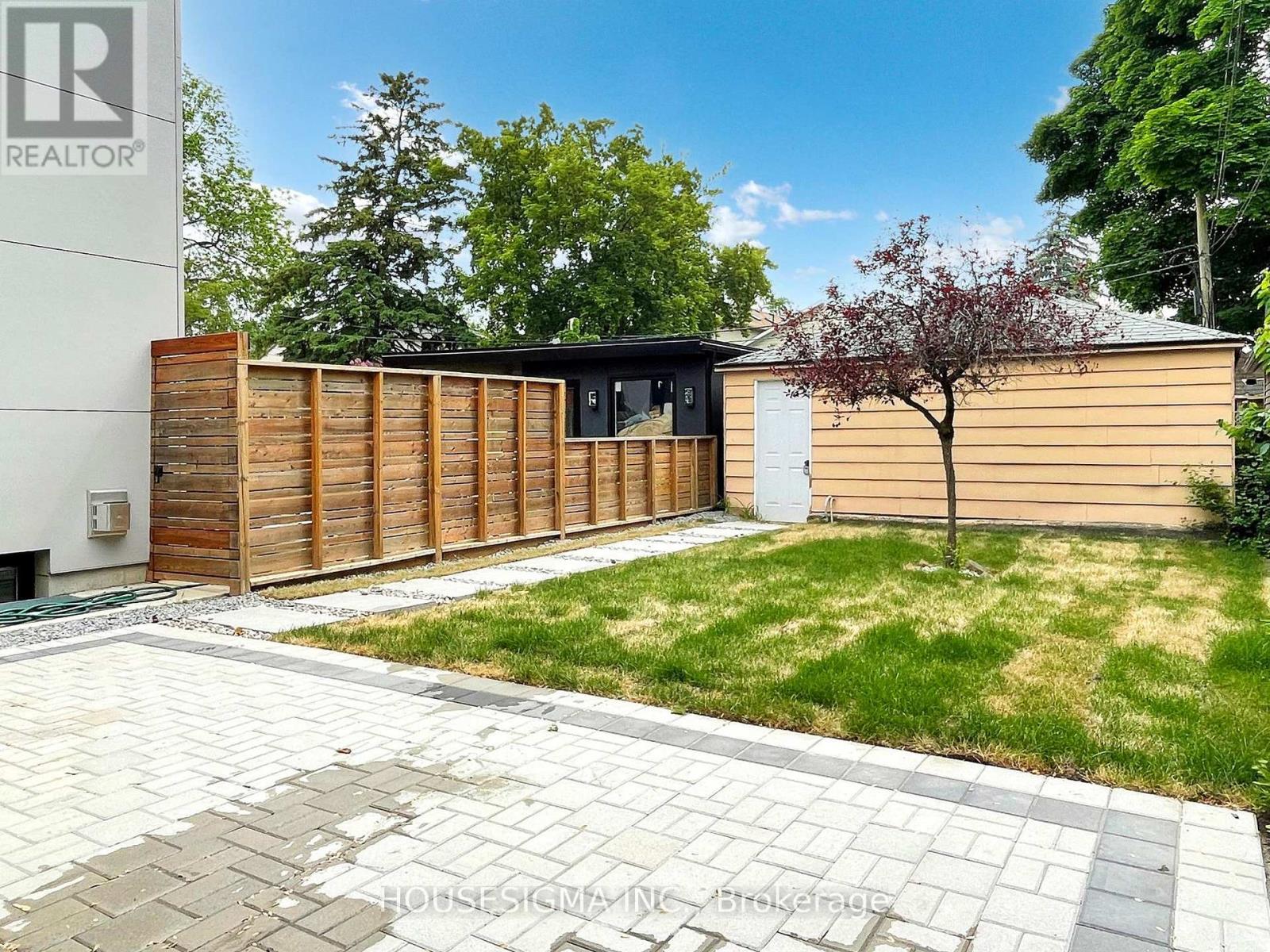 Main - 243 Windermere Avenue, Toronto, Ontario  M6S 3K4 - Photo 46 - W12607038