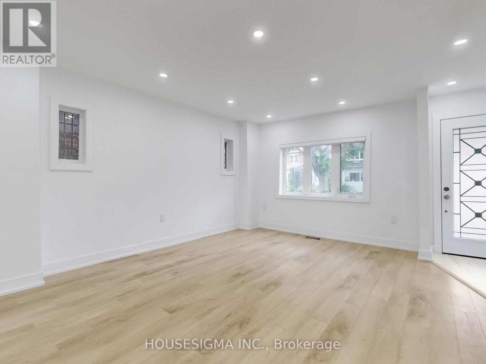 Main - 243 Windermere Avenue, Toronto, Ontario  M6S 3K4 - Photo 7 - W12607038