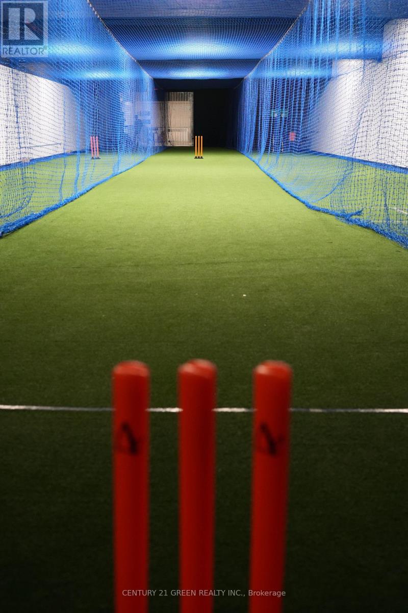 4 - 1700 Brampton Street N, Hamilton, Ontario  L8H 3S1 - Photo 2 - X12607032