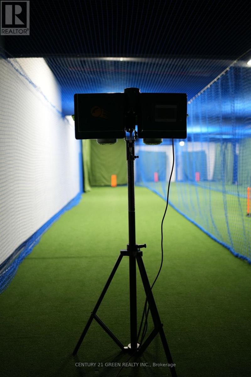 4 - 1700 Brampton Street N, Hamilton, Ontario  L8H 3S1 - Photo 8 - X12607032