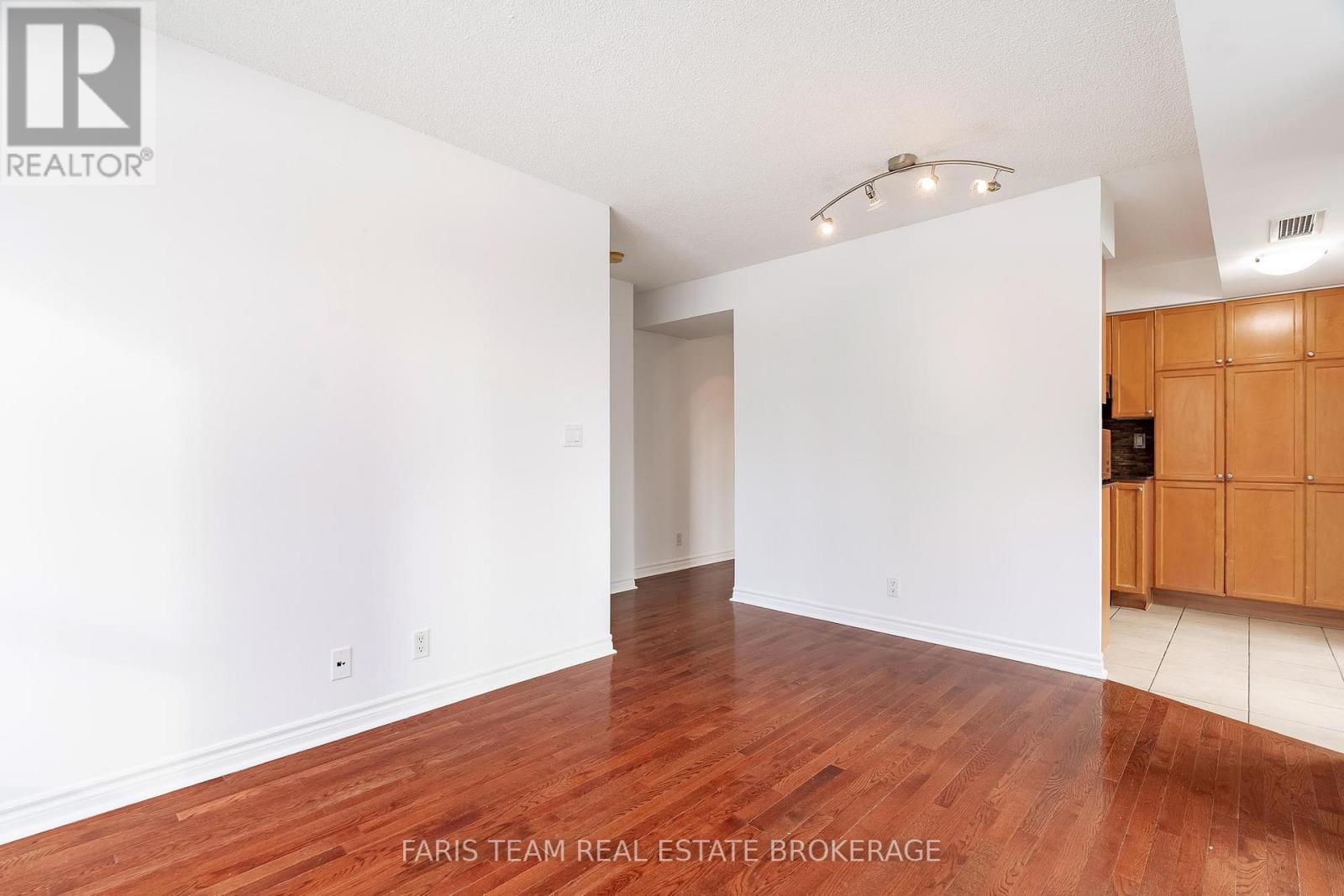 308 - 1 Elm Drive W, Mississauga, Ontario  L5B 4M1 - Photo 12 - W12593432