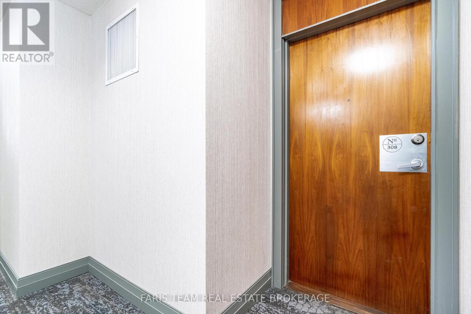 308 - 1 Elm Drive W, Mississauga, Ontario  L5B 4M1 - Photo 3 - W12593432