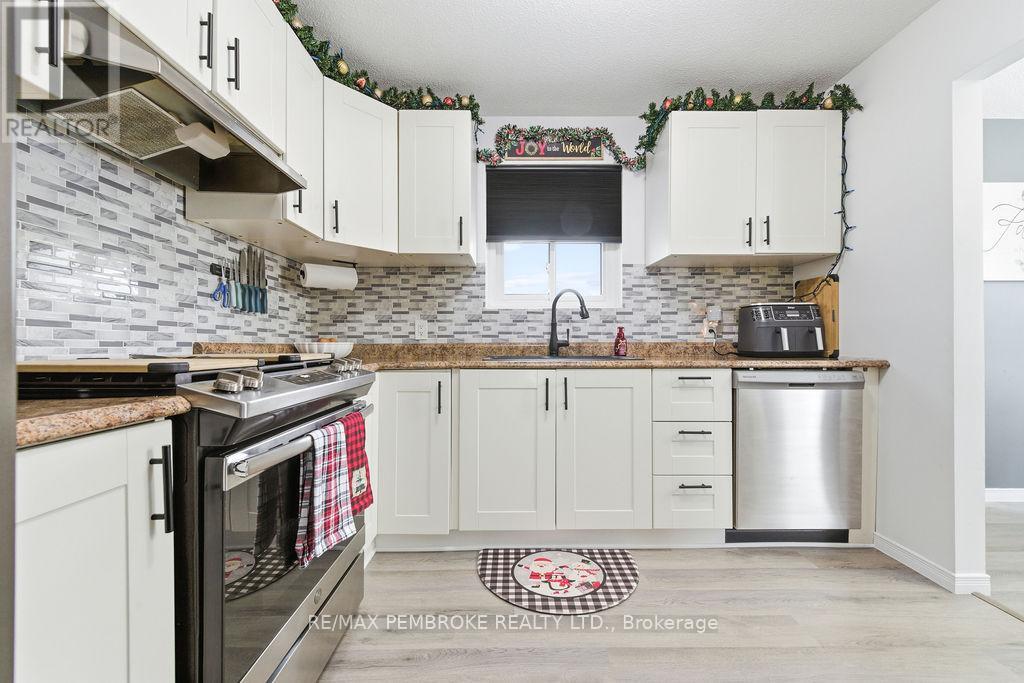 191 Cecil Street, Pembroke, Ontario K8A 8G7 - Photo 12 - X12607062