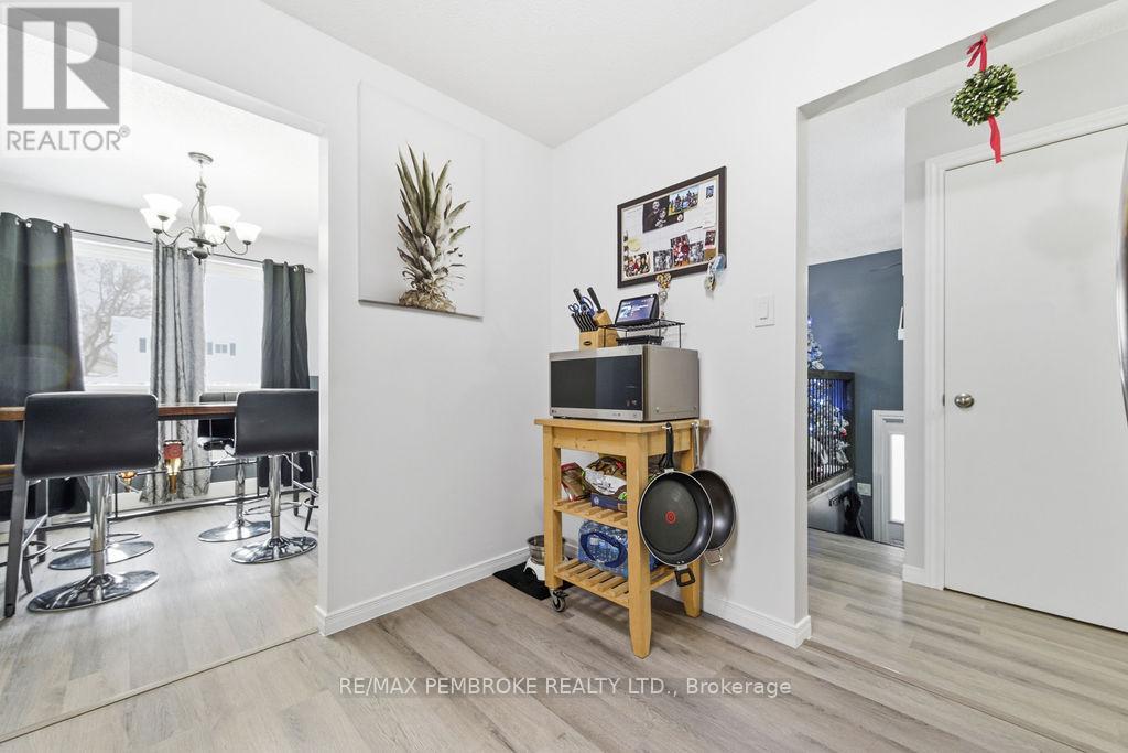 191 Cecil Street, Pembroke, Ontario K8A 8G7 - Photo 14 - X12607062