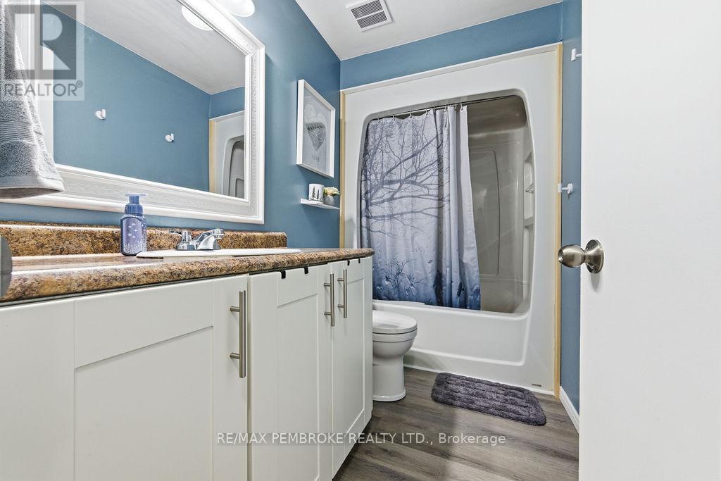 191 Cecil Street, Pembroke, Ontario K8A 8G7 - Photo 16 - X12607062
