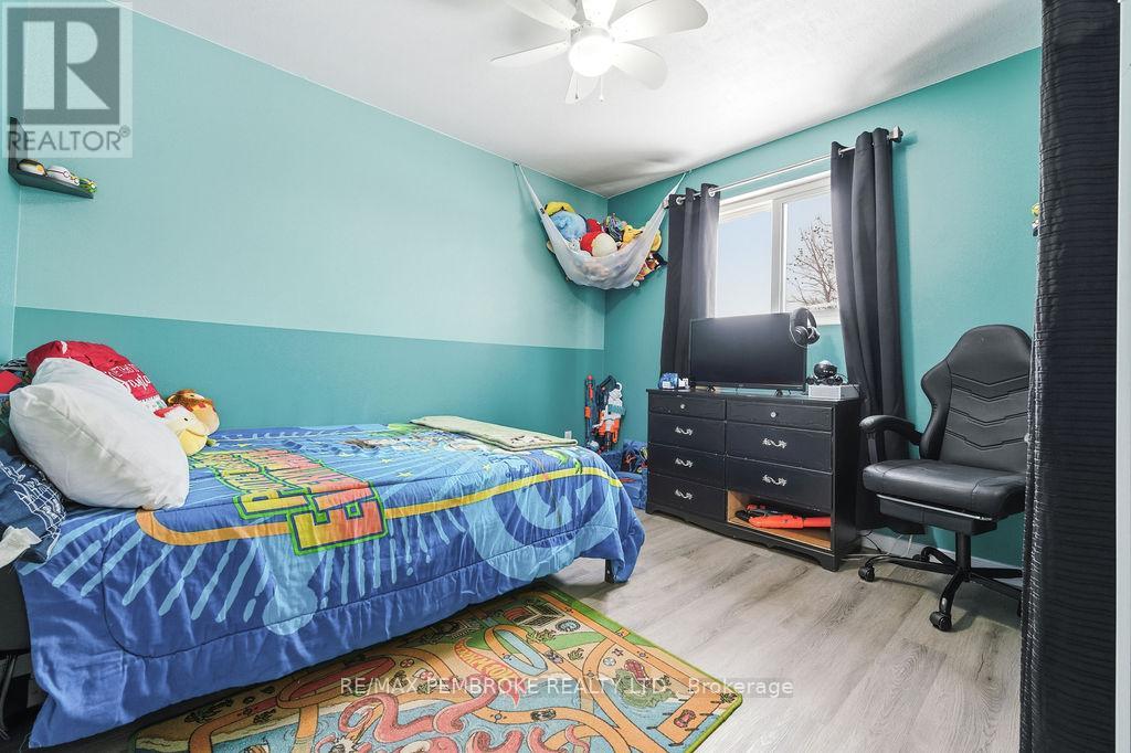 191 Cecil Street, Pembroke, Ontario K8A 8G7 - Photo 17 - X12607062