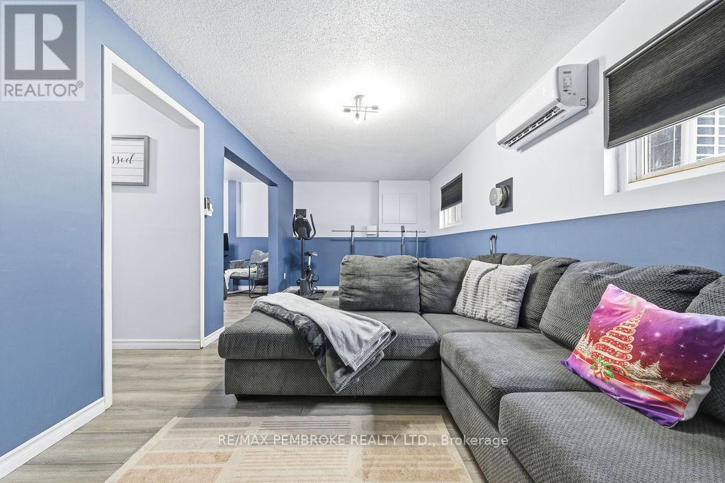 191 Cecil Street, Pembroke, Ontario K8A 8G7 - Photo 22 - X12607062