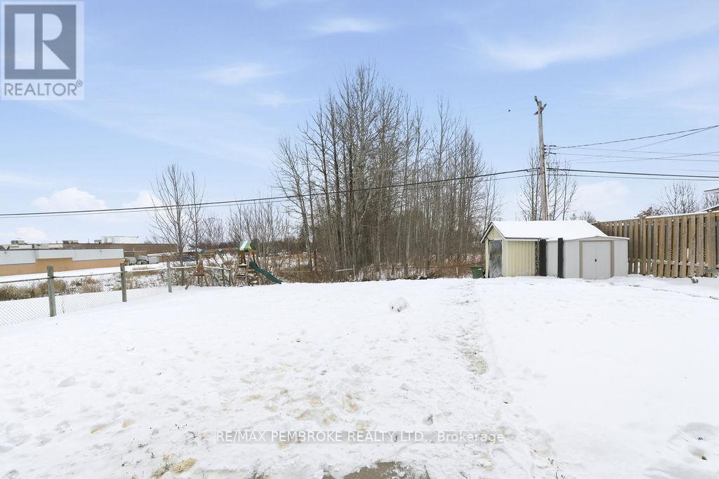 191 Cecil Street, Pembroke, Ontario K8A 8G7 - Photo 33 - X12607062