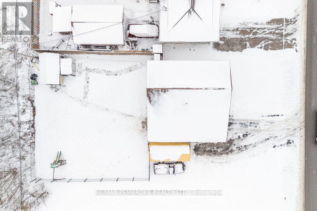 191 Cecil Street, Pembroke, Ontario K8A 8G7 - Photo 36 - X12607062