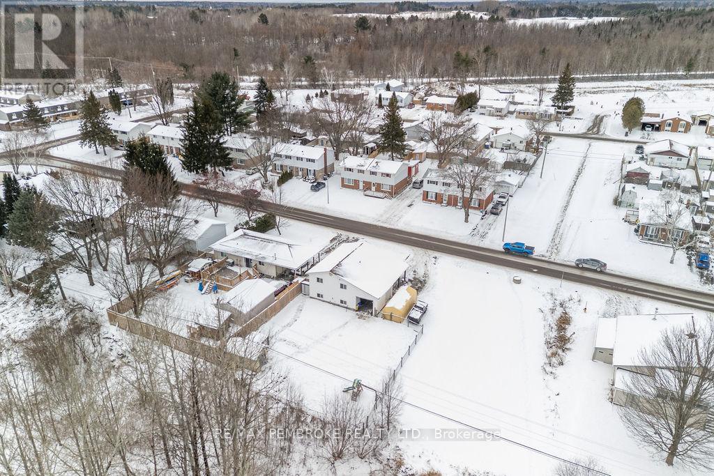 191 Cecil Street, Pembroke, Ontario K8A 8G7 - Photo 37 - X12607062