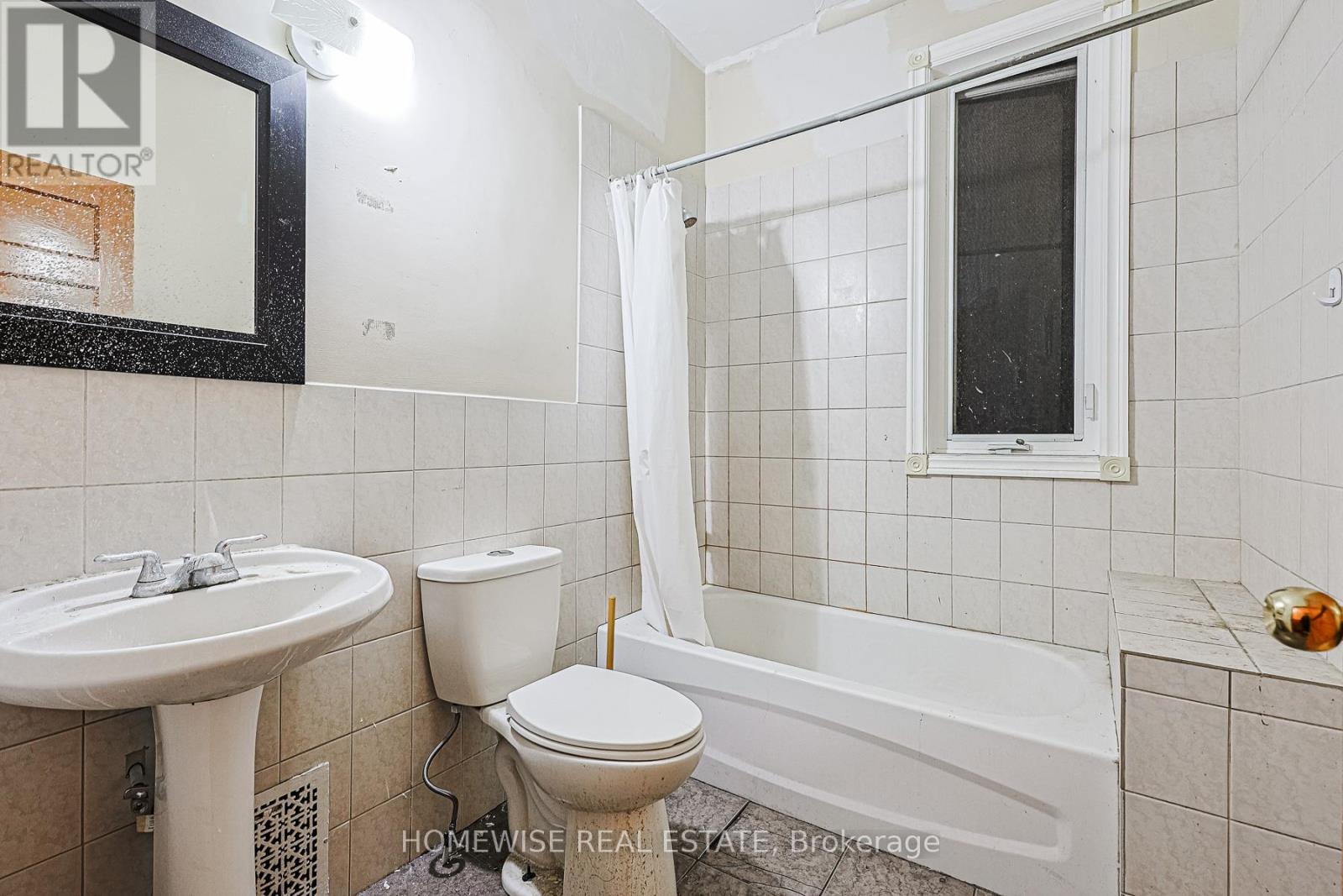 598 Bathurst Street, Toronto, Ontario  M5S 2P9 - Photo 13 - C12606358