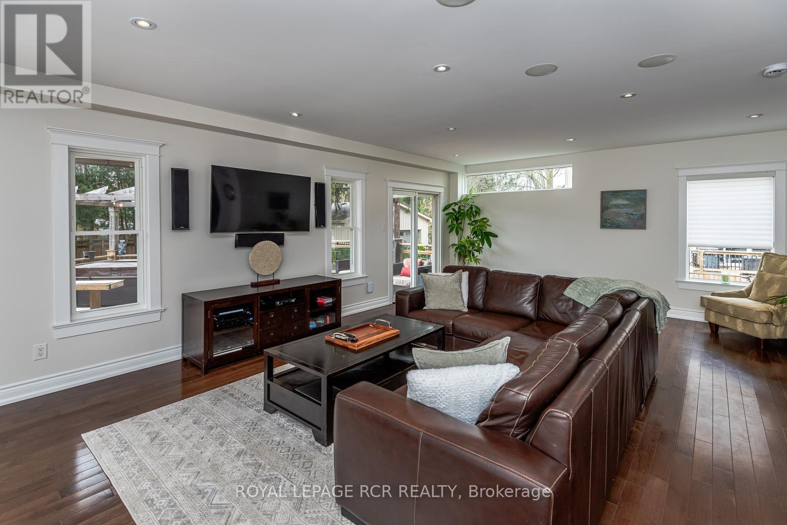 53 Metcalfe Street, Aurora, Ontario  L4G 1E5 - Photo 7 - N12423190