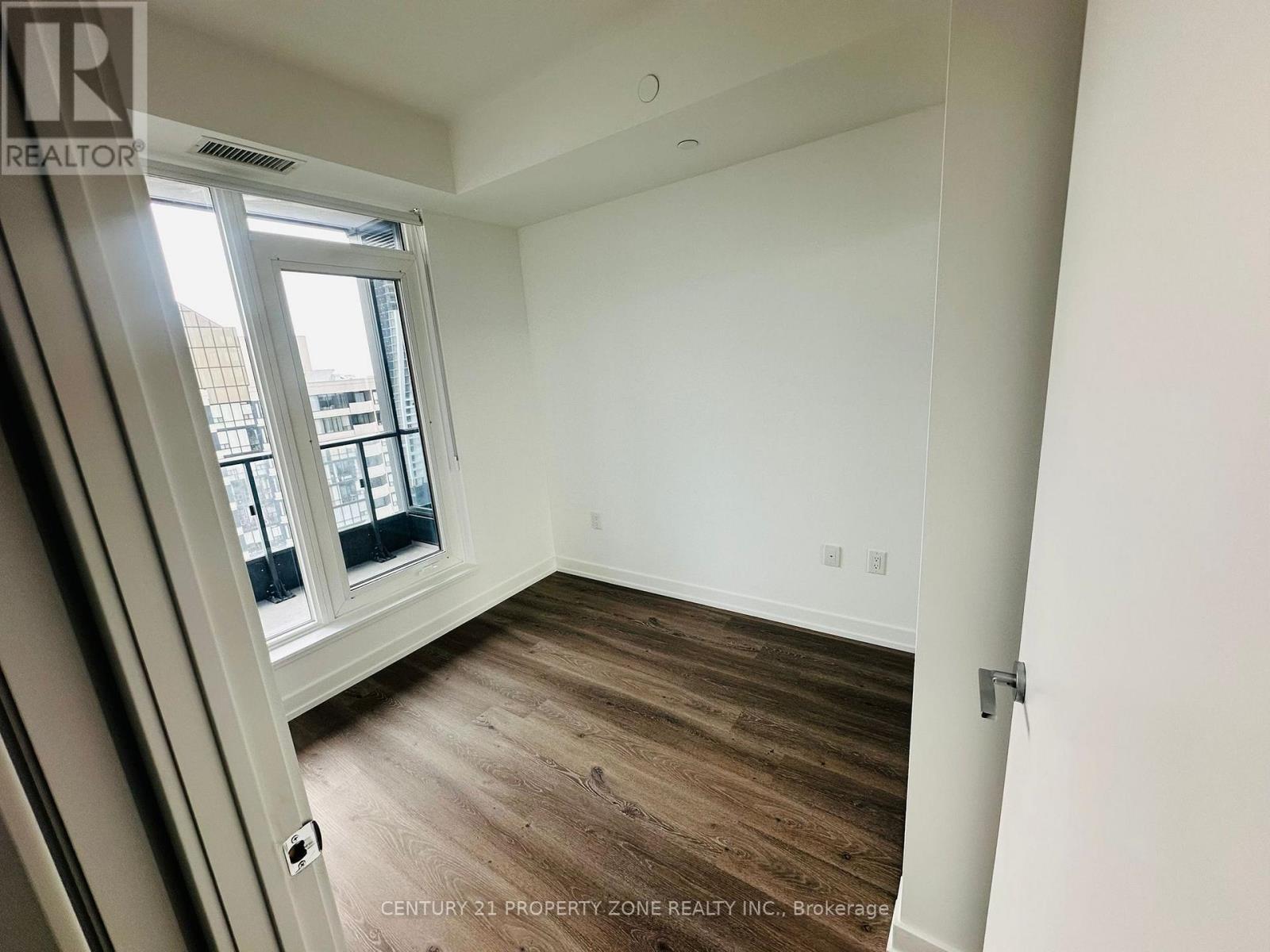 1910 - 395 Square One Drive, Mississauga (City Centre), Ontario  L5B 0P6 - Photo 6 - W12588144