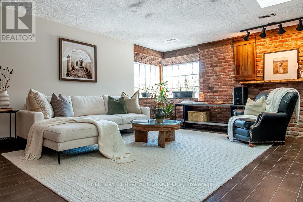 70 Home Street, Hamilton, Ontario  L9H 5W3 - Photo 10 - X12607052