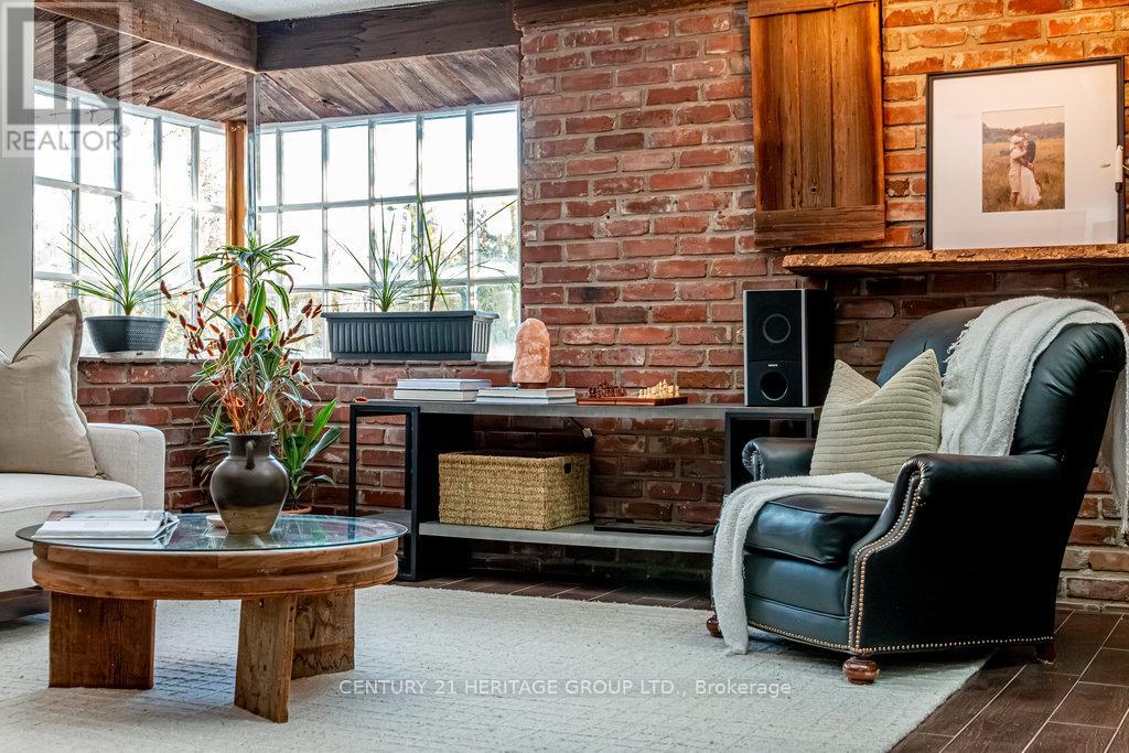 70 Home Street, Hamilton, Ontario  L9H 5W3 - Photo 11 - X12607052